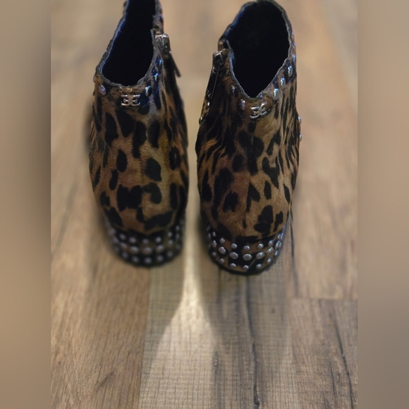 Sam Edelman Lorin Studded Haircalf Bootie Animal Print NEW Size 8.5 - Picture 4 of 6